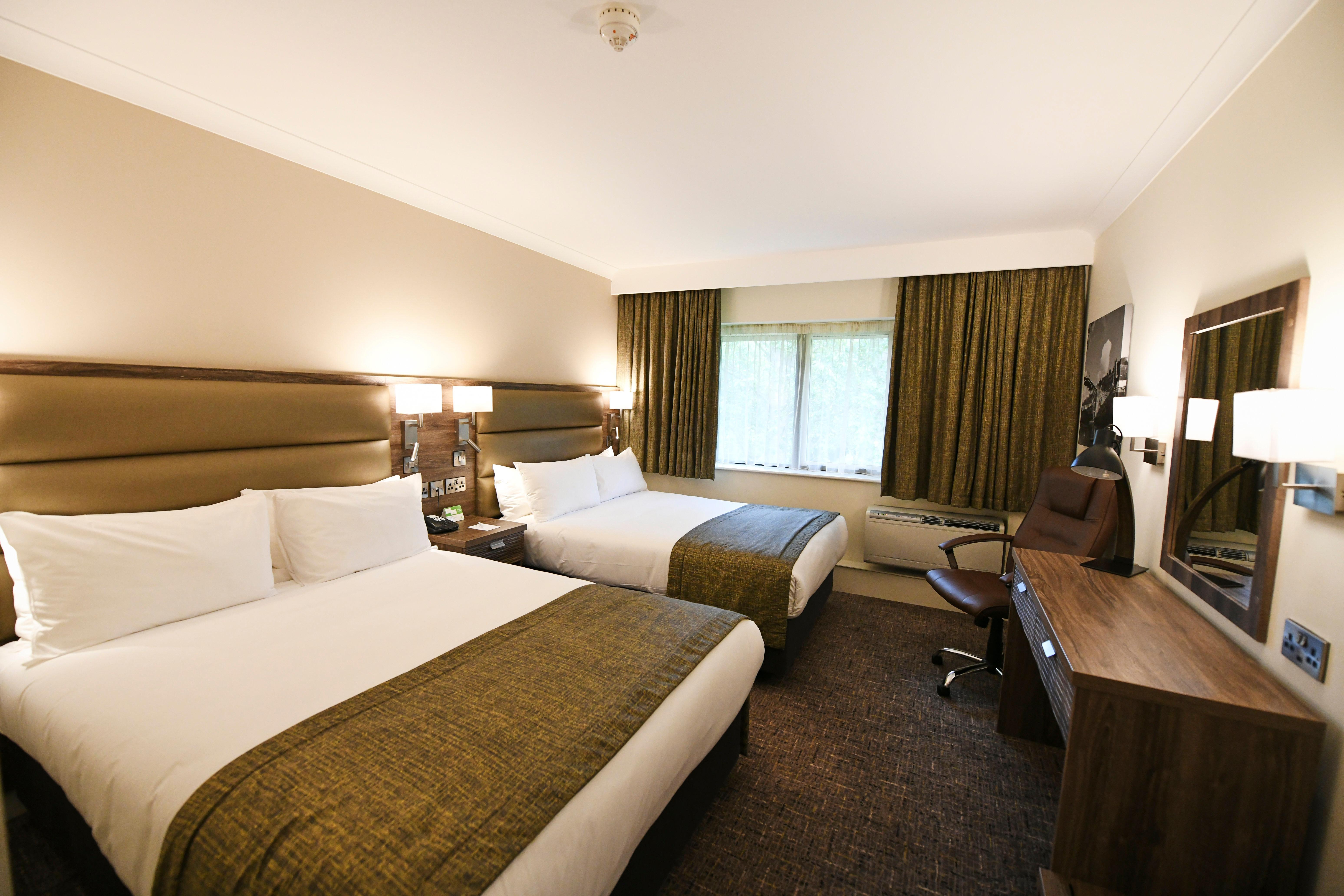 Holiday Inn Telford Ironbridge, An Ihg Hotel Buitenkant foto