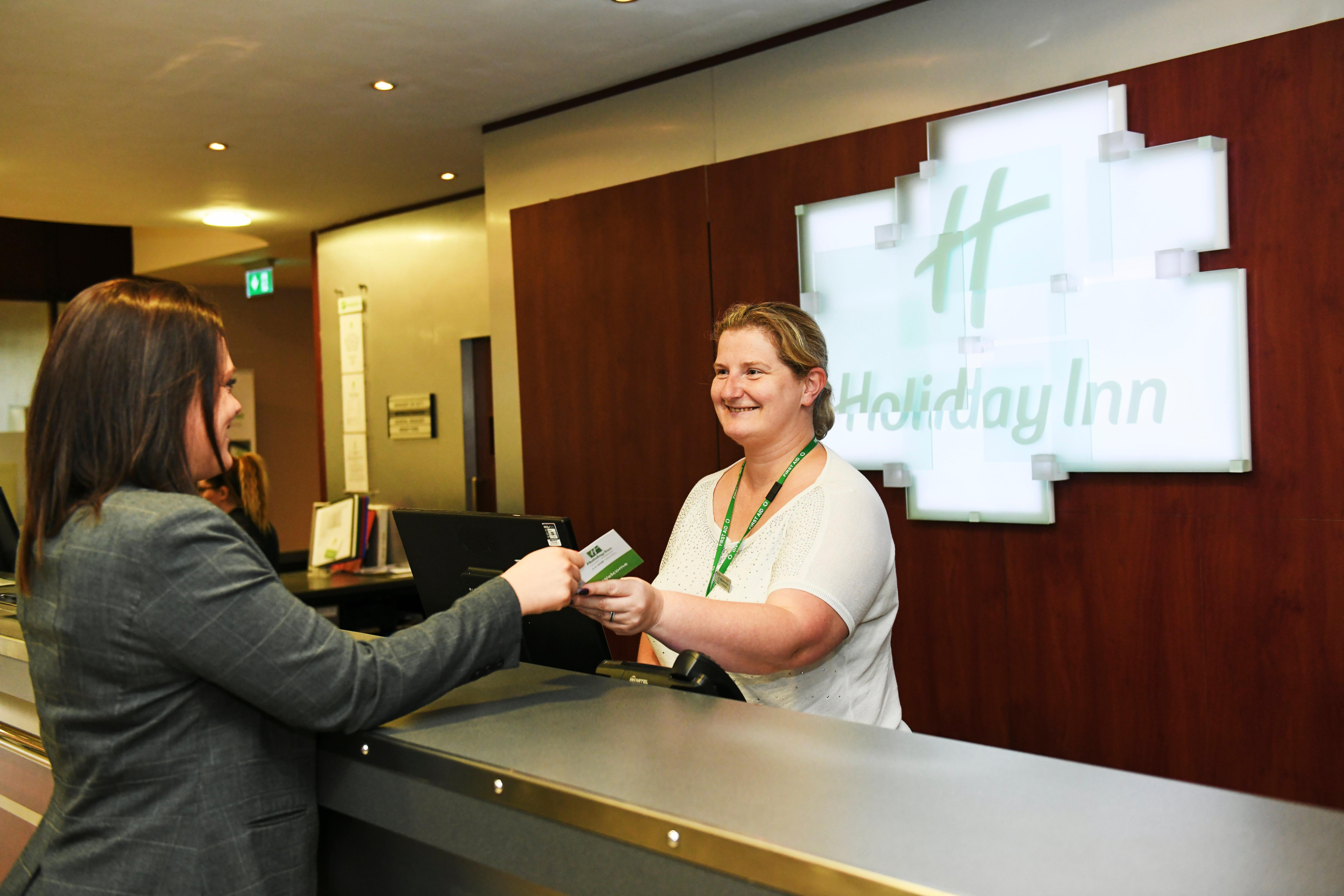 Holiday Inn Telford Ironbridge, An Ihg Hotel Buitenkant foto